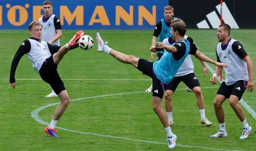 弗赖堡主场叫什么