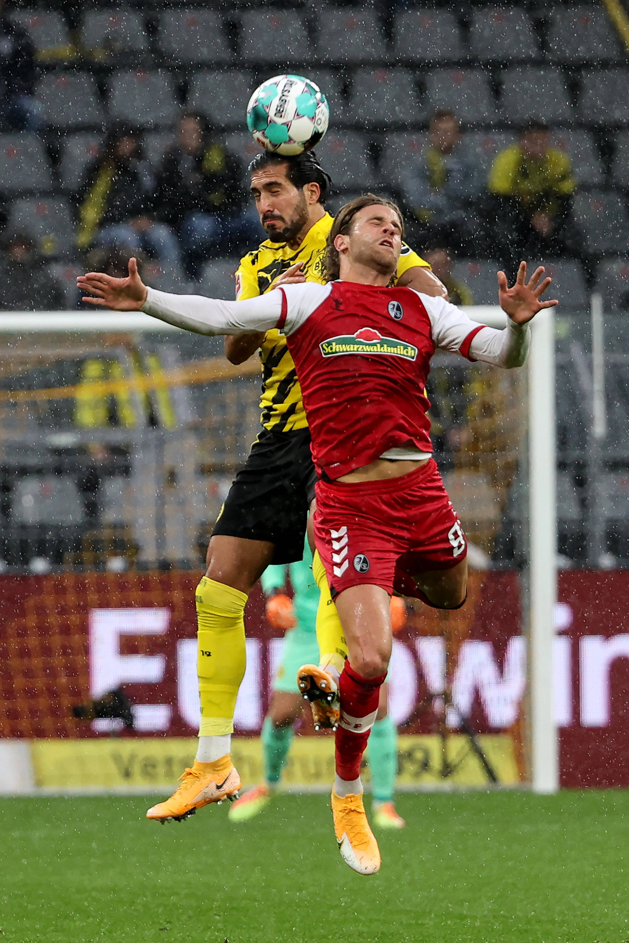 弗赖堡主场叫什么