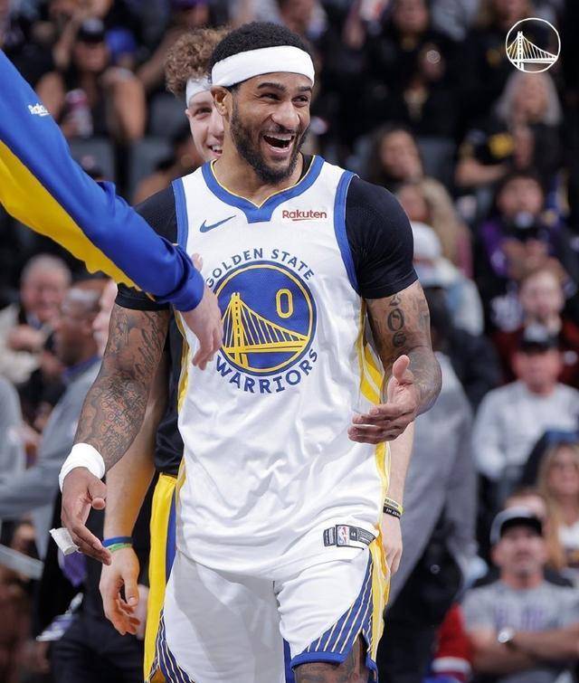 柏林赫塔球迷热情备战下一场比赛,期待胜利(柏林赫塔新球场) 柏林赫塔球迷热情备战下一场比赛,期待胜利(柏林赫塔新球场)