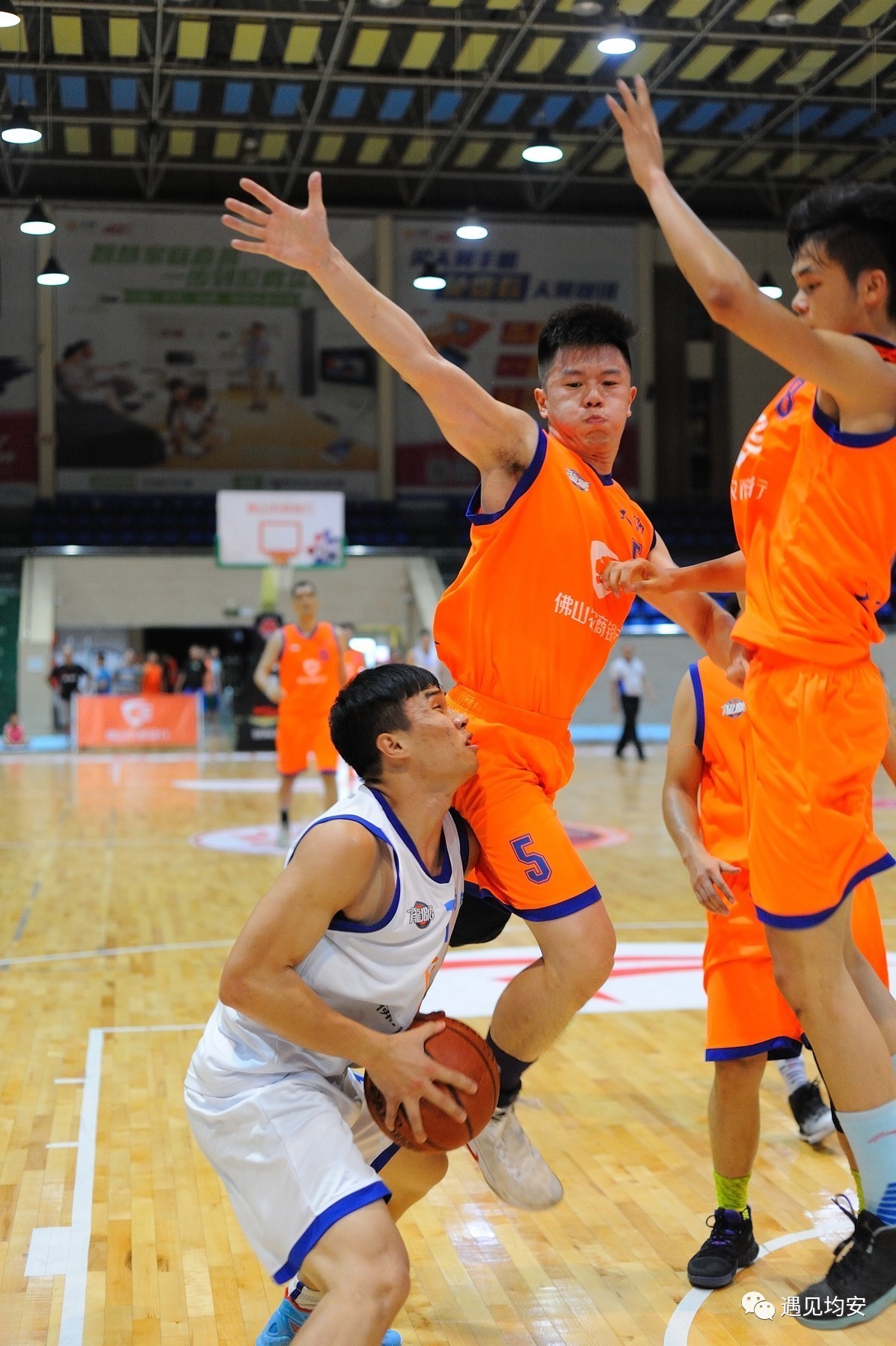 包含南特主场完胜，团结拼搏，赢得宝贵胜利的词条