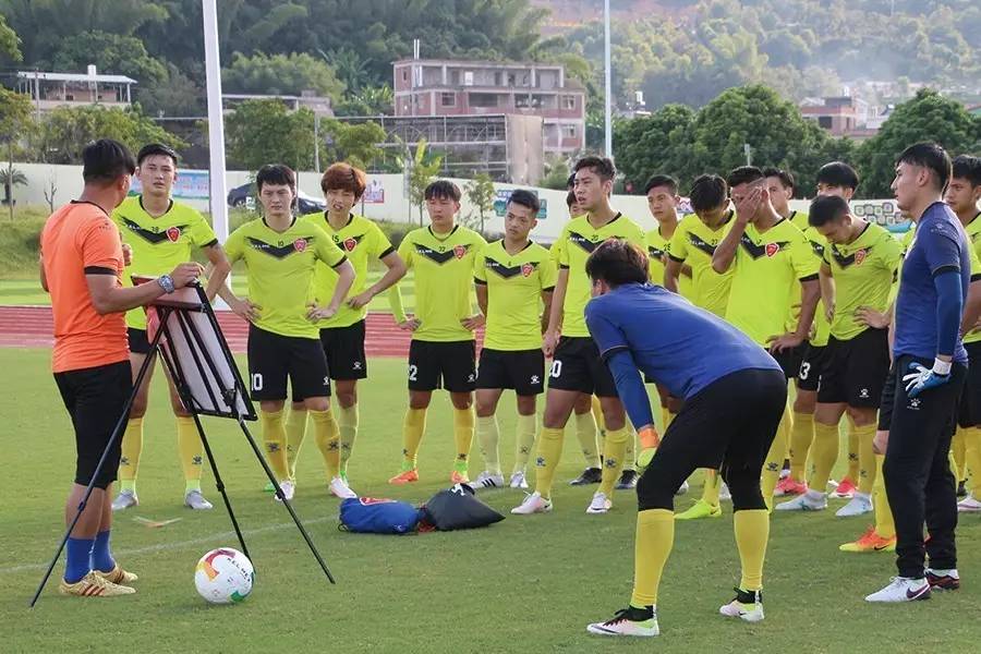 开云电竞-全队团结一心，积极备战关键比赛的简单介绍